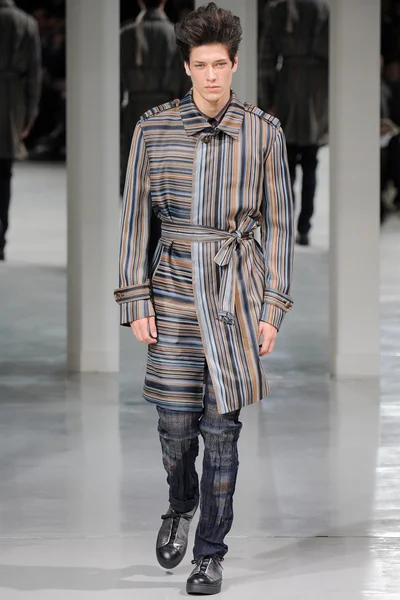 Look 9